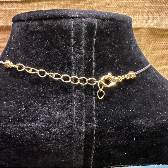 Sophisticated transparent invisible geometric circular pendant necklace NWOT - Picture 5 of 8